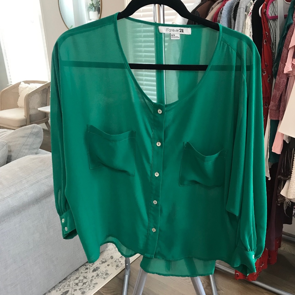 Green Sheer Top with front pockets